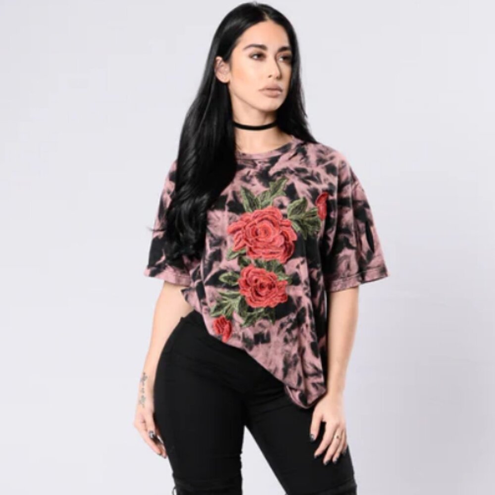 FASHION NOVA Rosey Cheeks Distressed Stone Washed Tee - Size Large - Picture 2 of 5